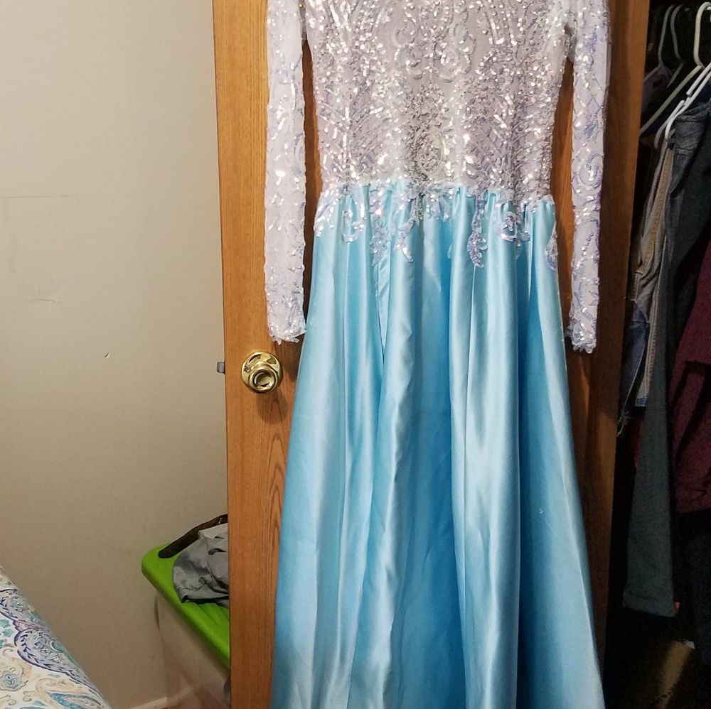 Prom Dress - Picture 3 of 6